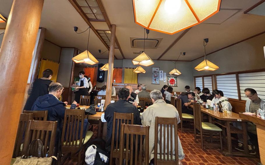 Tsuruhachi interior